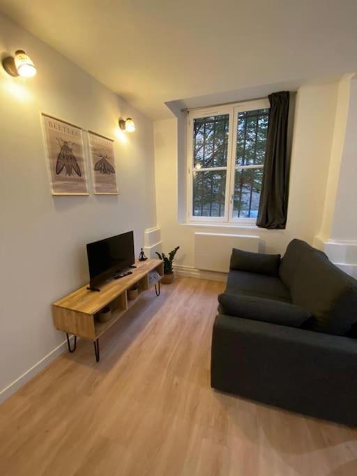 Cozy 1Br+Sofa Bed In Lyon Center Apartment Luaran gambar