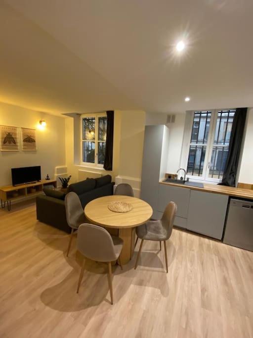 Cozy 1Br+Sofa Bed In Lyon Center Apartment Luaran gambar