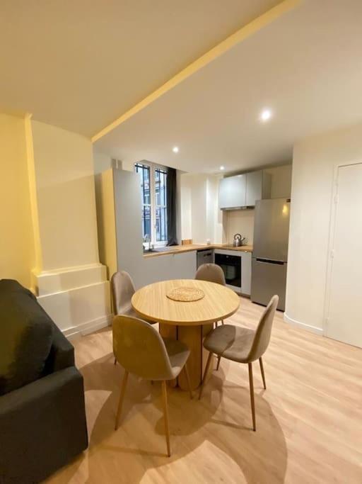 Cozy 1Br+Sofa Bed In Lyon Center Apartment Luaran gambar